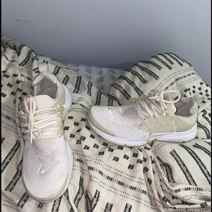 Women’s Nike prestos